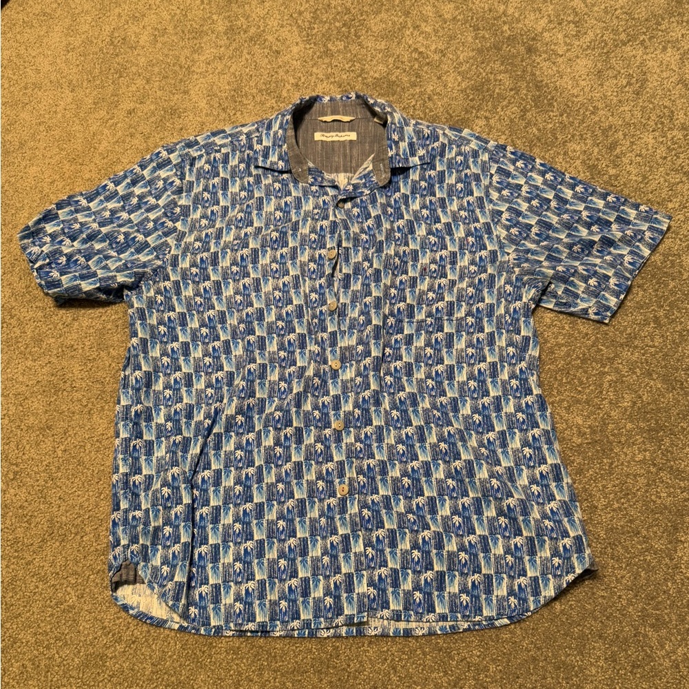 Tommy Bahama mens shirt size medium